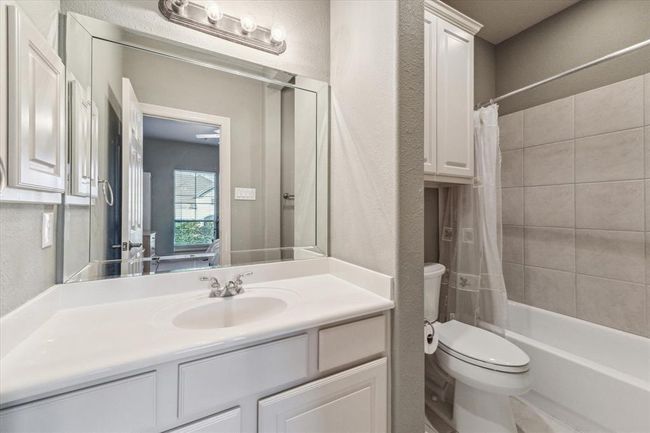 En suite bathroom. | Image 31