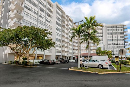 905w-1200 Ne Miami Gardens Dr, Miami, FL, 33179 | Card Image