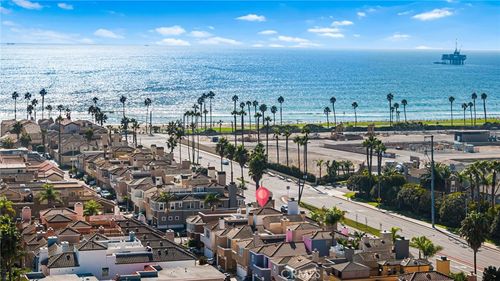 304 Goldenwest St, Huntington Beach, CA, 92648-2600 | Card Image