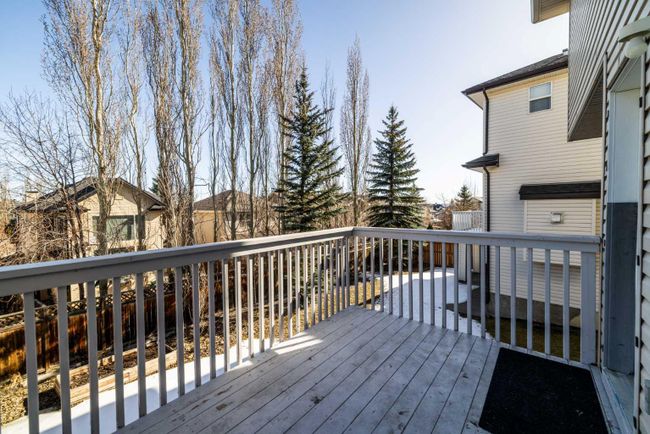 41 Valley Crest Close Nw, Home with 3 bedrooms, 3 bathrooms and 4 parking in Calgary AB | Image 40