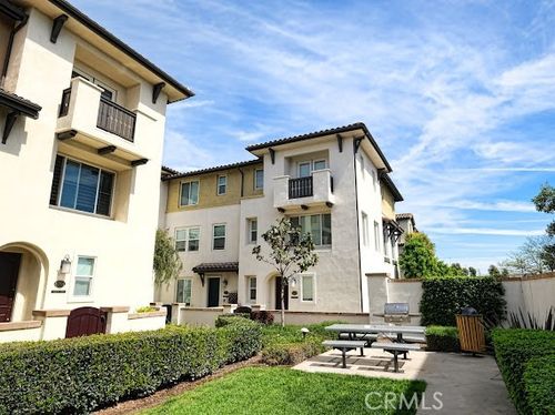 8276 Celestial Ave, Buena Park, CA, 90621-3857 | Card Image