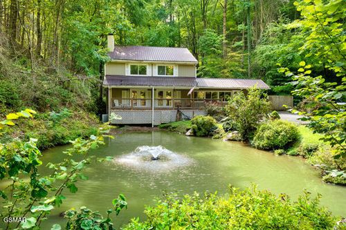 3127 Emerald Springs Loop, Sevierville, TN, 37862-8623 | Card Image