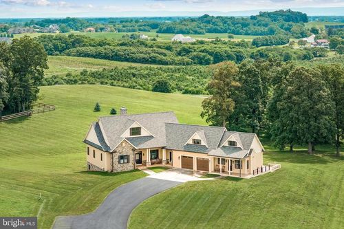 120 Pomme Cir, Stephens City, VA, 22655-5284 | Card Image