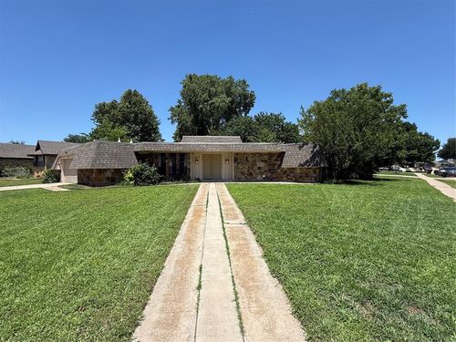 1305 Quail Hollow Drive, Norman, OK, 73072 | Card Image