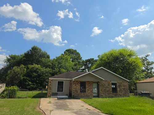 8545 Merilee Ln, Beaumont, TX, 77707-5027 | Card Image
