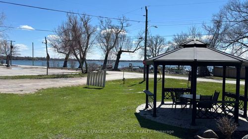 19 Lake Dr N, Keswick, ON, L4P1A2 | Card Image