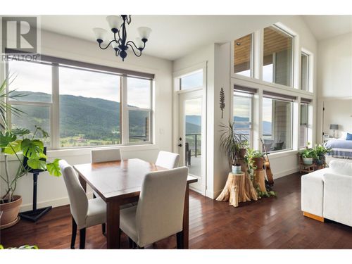7221 Silver Ridge Dr, Vernon, BC, V1B4C6 | Card Image
