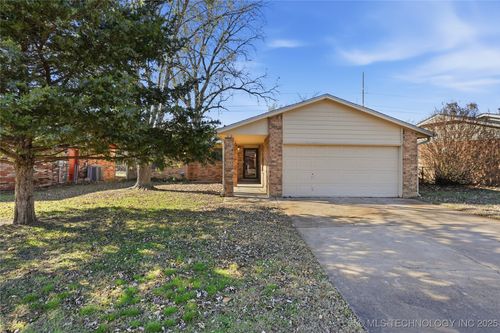 804 Lions Ave, Broken Arrow, OK, 74012-8421 | Card Image