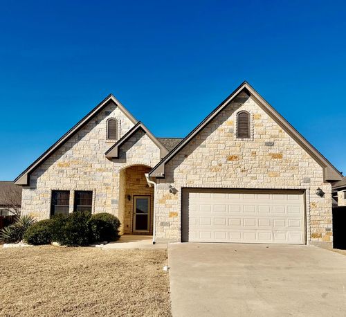 704 Darlington Dr, Fredericksburg, TX, 78624-5354 | Card Image