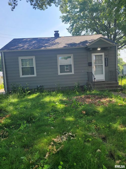 2633 Esplanade Ave, Davenport, IA, 52803-1946 | Card Image