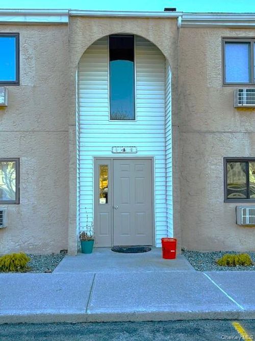 b-4 Scarborough Ln, Wappingers Falls, NY, 12590-5124 | Card Image