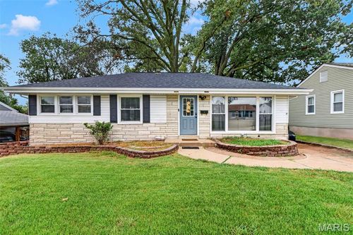 10331 Saint Katherine Ln, Saint Ann, MO, 63074-2830 | Card Image