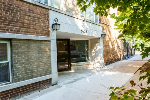apt-1c-2424 W Estes Ave, CHICAGO, IL, 60645-3347 | Card Image