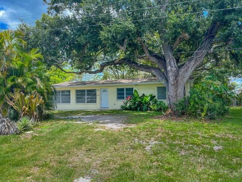 2711 Lynnhurst St, SARASOTA, FL, 34239-3107 | Card Image