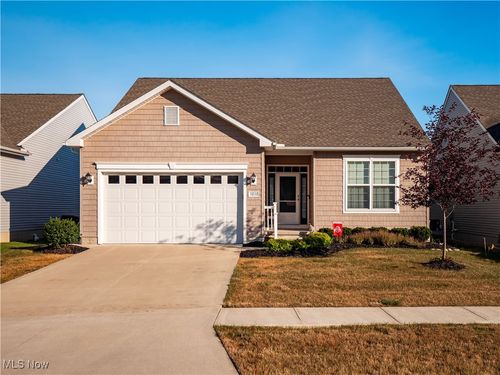 3831 Heron Dr, Lorain, OH, 44053-1597 | Card Image