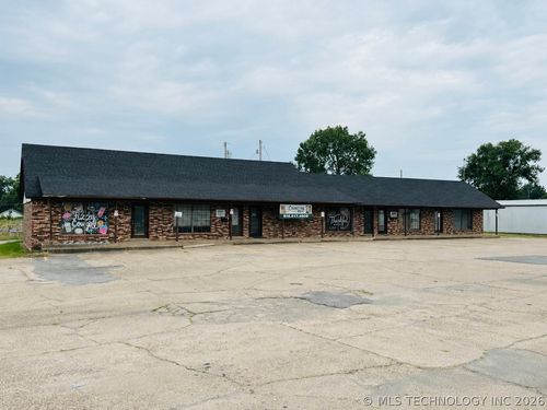 300 S Broadway St, Checotah, OK, 74426-4800 | Card Image