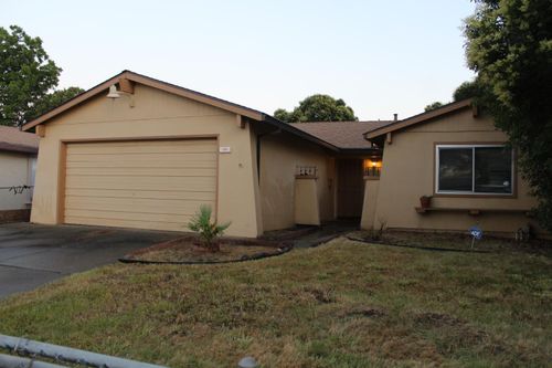 7326 Salazar Dr, North Highlands, CA, 95660-2836 | Card Image