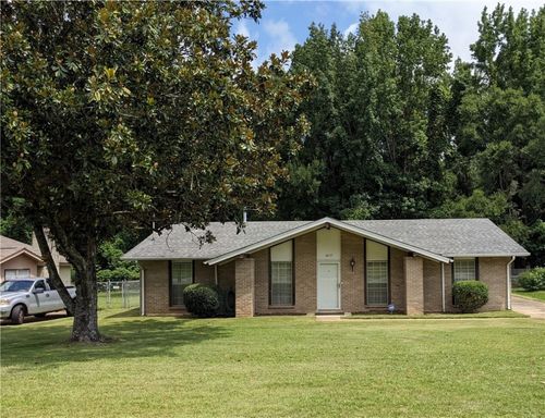 2912 Mcfadden Dr, TUSKEGEE INSTITUTE, AL, 36088-2708 | Card Image