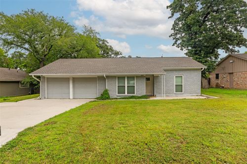 1213 Berkeley St, College Station, TX, 77840-2604 | Card Image