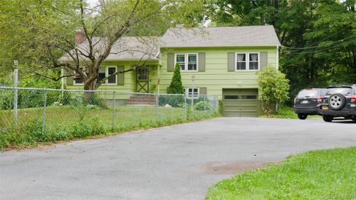 43 Cardinal Rd, Hyde Park, NY, 12538-2855 | Card Image