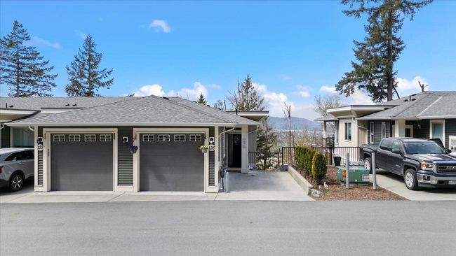 128 - 6026 Lindeman Street, Townhouse with 3 bedrooms, 3 bathrooms and 3 parking in Chilliwack BC | Image 1