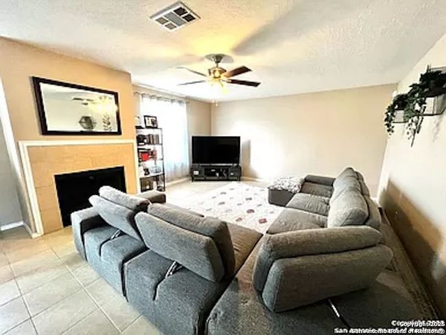 9906 Autumn Dawn, House other with 3 bedrooms, 3 bathrooms and null parking in Converse TX | Image 13