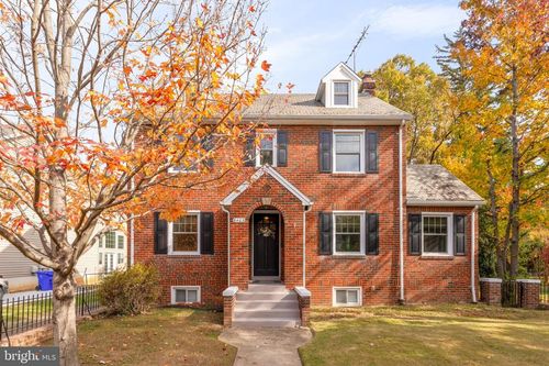 6403 40th Ave, UNIVERSITY PARK, MD, 20782-2151 | Card Image