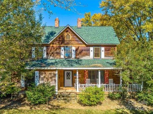 551 Bee Tree Rd, Swannanoa, NC, 28778-2147 | Card Image