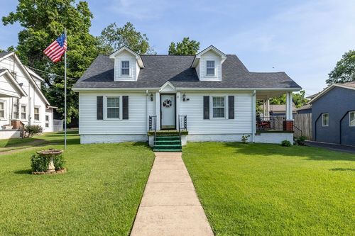 411 5th Ave, Columbia, TN, 38401-2817 | Card Image