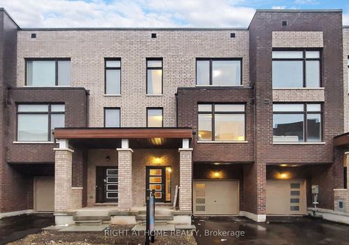 37 Queenpost Dr, Brampton, ON, L6Y6L2 | Card Image