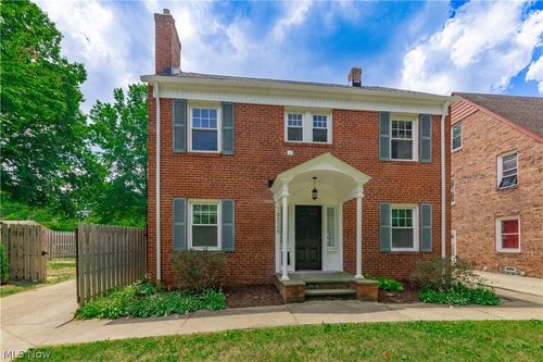 18526 Scottsdale Blvd, Shaker Heights, OH, 44122-6410 | Card Image