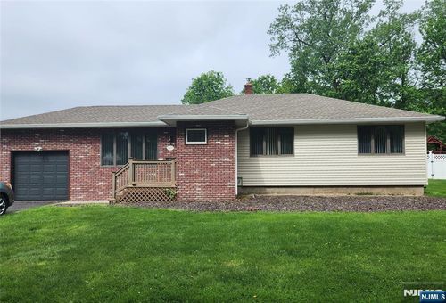 207 Oak Ave, River Edge, NJ, 07661-1029 | Card Image
