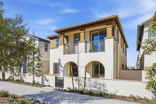 689 Beacon, Irvine, CA, 92618-1494 | Card Image