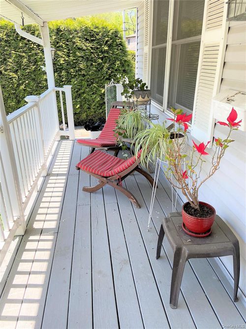 left-42 Hamilton Rd, N Merrick, NY, 11566-1867 | Card Image