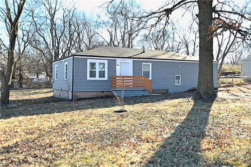 11505 Grandview Rd, Kansas City, MO, 64137-2812 | Card Image