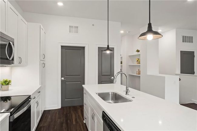 201 Devore Rd, Condo with 1 bedrooms, 2 bathrooms and null parking in Alpharetta GA | Image 8