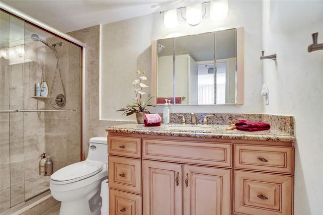 2nd Bathroom | Image 23