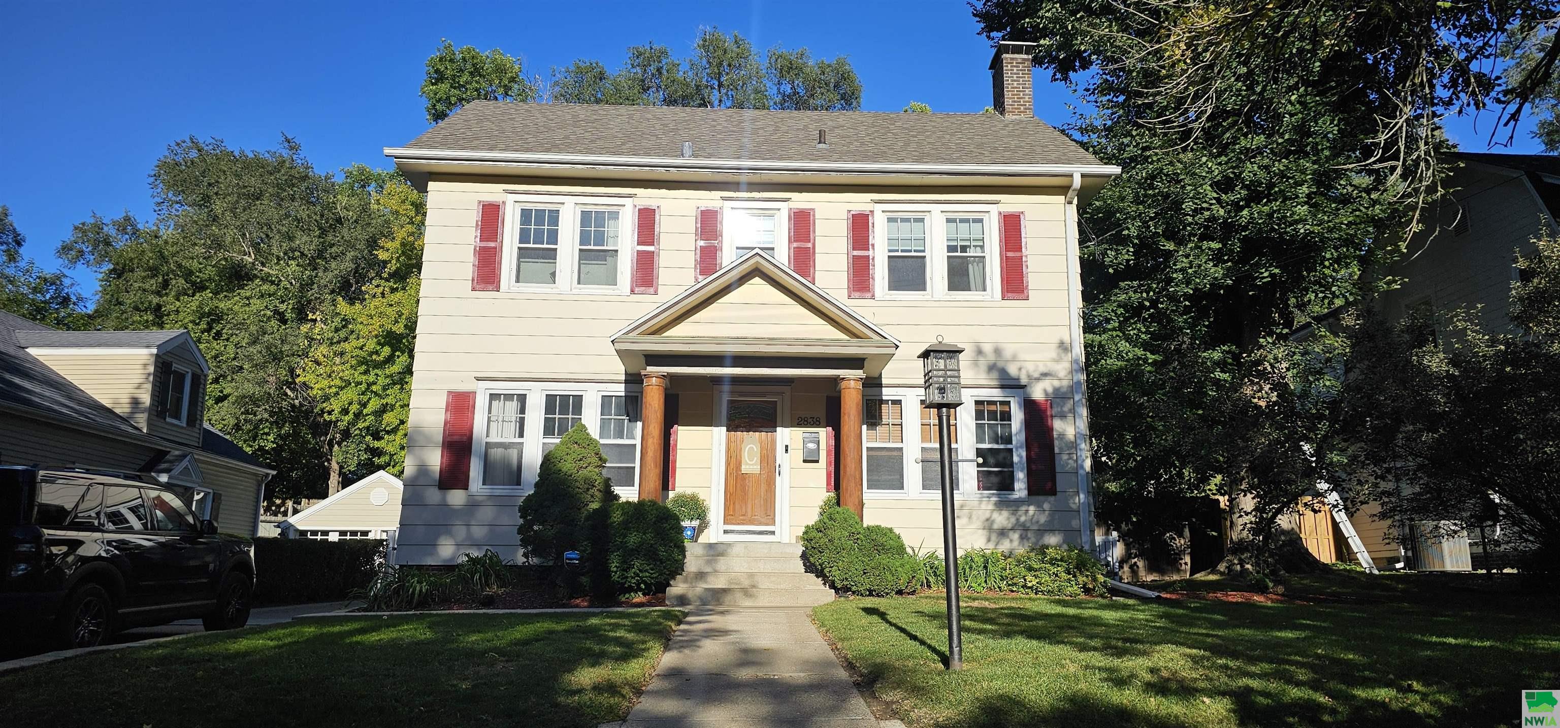 Valley Dr, Sioux City, IA 51104