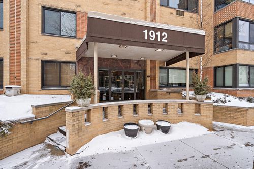 103-1912 Dupont Ave S, Minneapolis, MN, 55403-3040 | Card Image