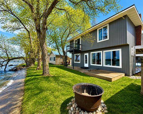 156 Dewey St, Welcome, MN, 56181-1330 | Card Image