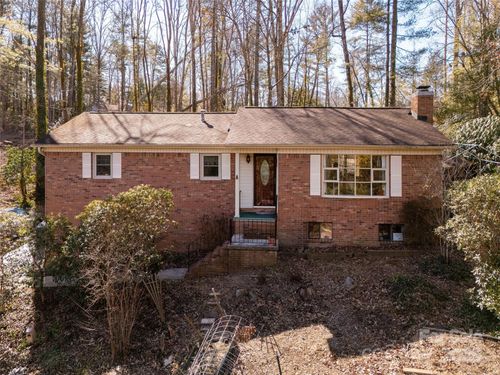 413 Deerhaven Ln, Hendersonville, NC, 28791-8613 | Card Image