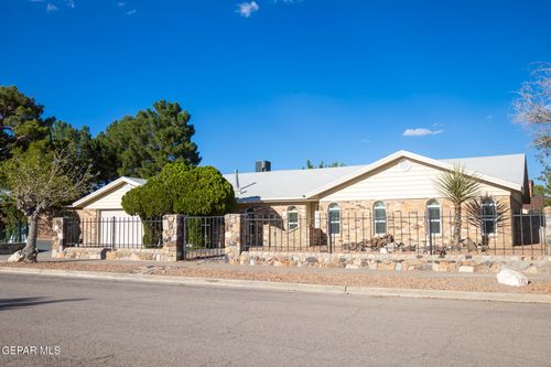14829 Kingston Dr, Horizon City, TX, 79928-7210 | Card Image
