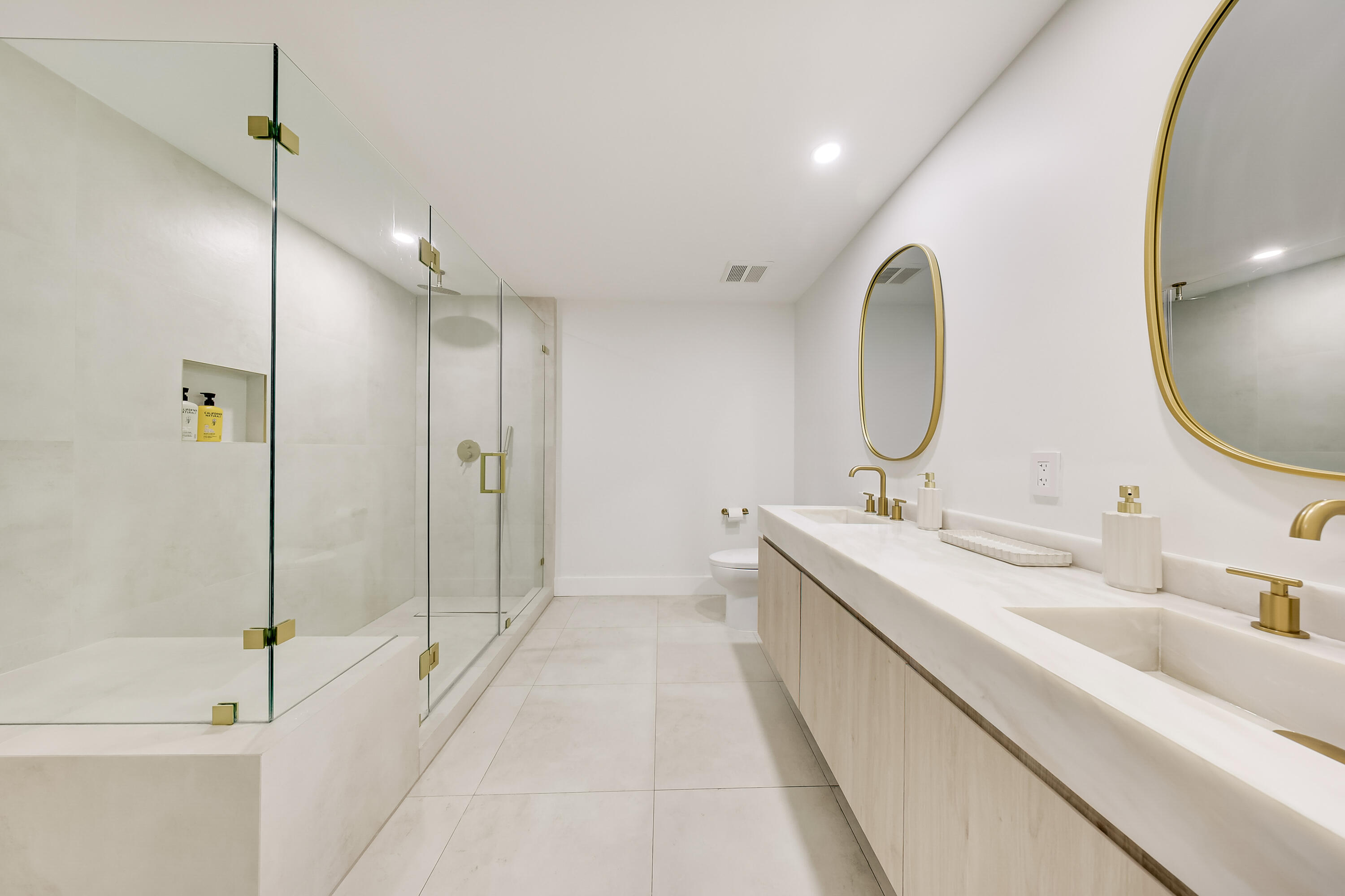 Residential Lease in Hallandale Beach 5