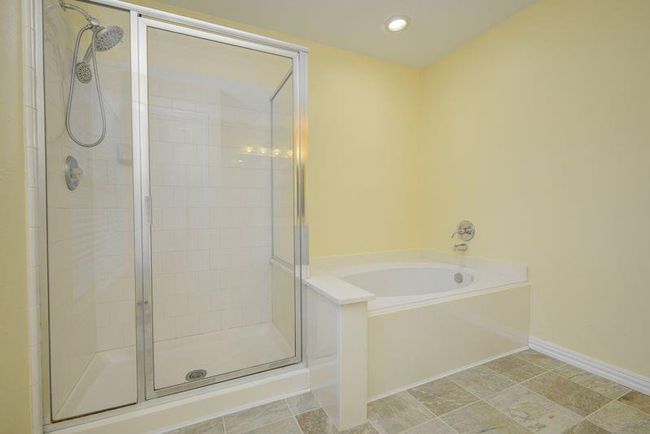 2917 Veva Dr, House other with 4 bedrooms, 3 bathrooms and 2 parking in Pearland TX | Image 39
