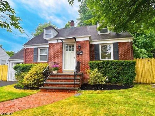 174 N Passaic Ave, Chatham, NJ, 07928-2654 | Card Image