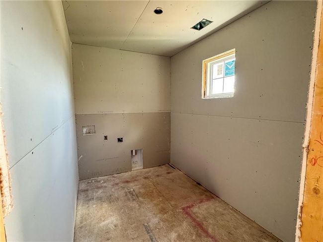 Upper Level Laundry | Image 32