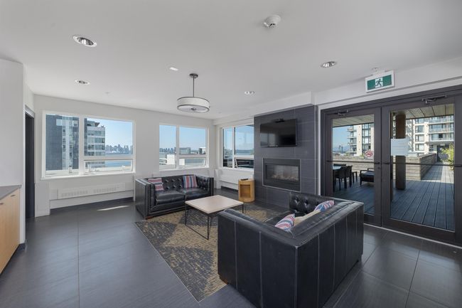 305 - 123 W 1st Street, Condo with 2 bedrooms, 1 bathrooms and 1 parking in North Vancouver BC | Image 10