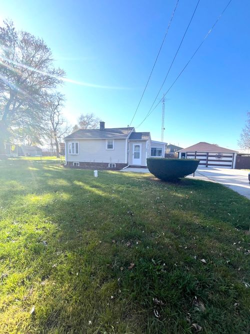 1626 Norton Ave, Benton Harbor, MI, 49022-3936 | Card Image