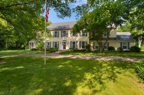 8 Stone Ridge Dr, South Barrington, IL, 60010-9593 | Card Image
