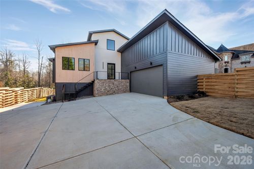 1423 S Wendover Rd, Charlotte, NC, 28211-1737 | Card Image